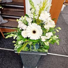 Petite grave display