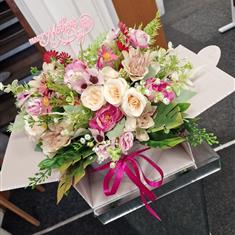 Artificial mothers day box