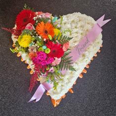 Based heart with bright spray